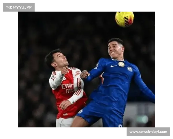 凯塞多头槌致胜：切尔西中场狂奔庆祝，斯坦福桥压力释放